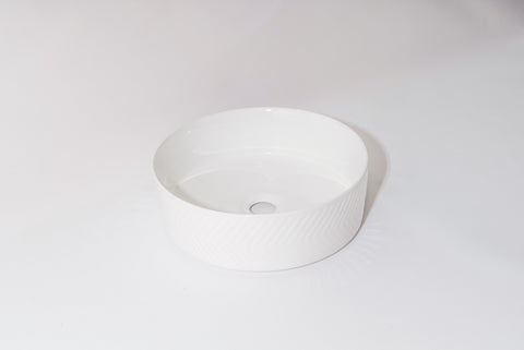 Claya - Arrow 36 Textured Round Basin, Gloss White