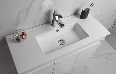 Aulic Maya 900mm wall hung vanity in a bathroom setting