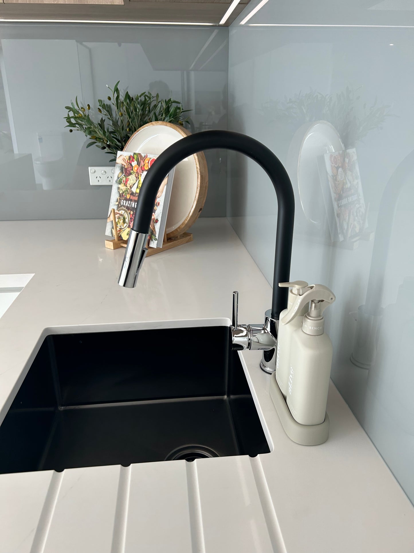 Star - Chrome and Black Pull Out Mixer Tap